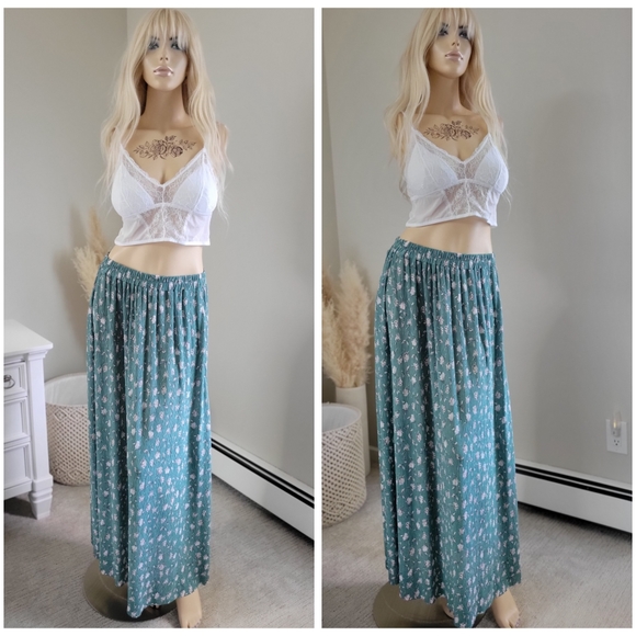 NWOT Long floral dainty feminine ardene maxi skirt. Coastal grandma - Picture 2 of 7